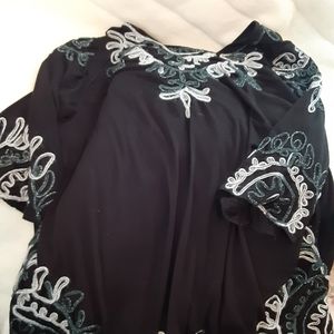 Black sweater with white and black 3x